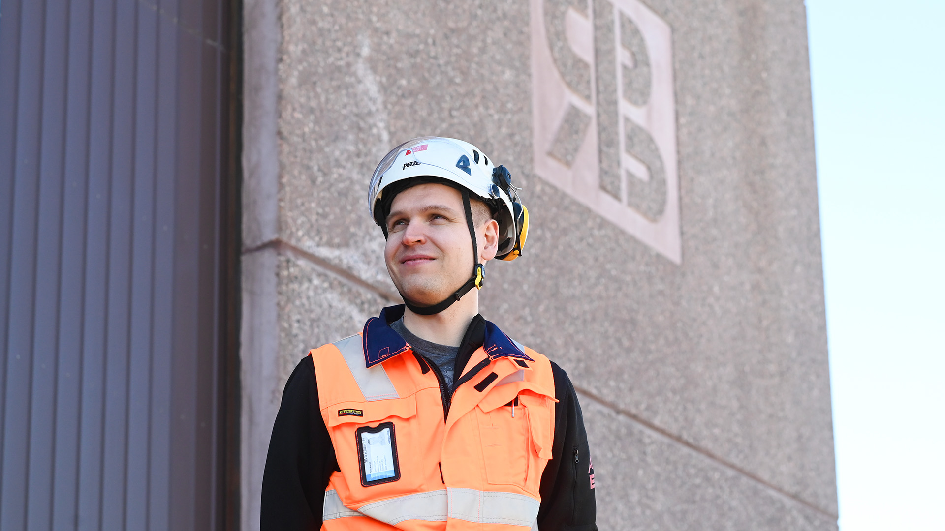 Sami Konsti, Rakennusbetoni ja Elementti Oy, outside the company’s premises, April 2026. Photo: Sami Turunen.