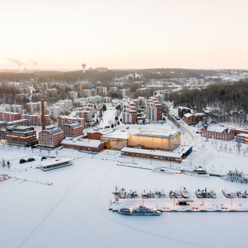 Sibeliustalo--talvimaisema_kuva_Tuomas-Uusheimo_Lahden-kaupunki_1200x750px.jpg