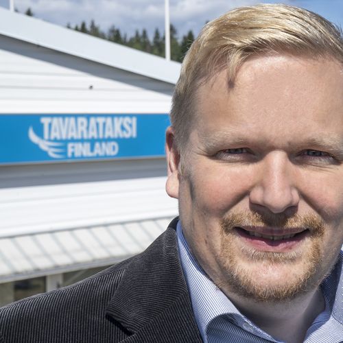 Tavarataksi_2018_yritystarina.jpg